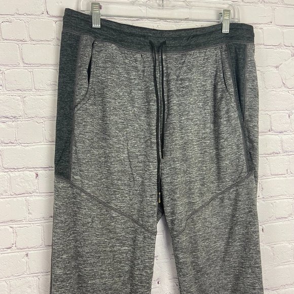 American Eagle Men's Gray and Black Joggers Sweatpants. Size: Medium - Picture 2 of 8